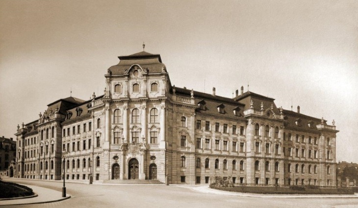 Justizpalast in Bayreuth - historische Aufnahme