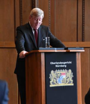 Präsident des Oberlandesgerichts Nürnberg Dr. Christoph Strötz © Dr. Thomas Schuster Präsident des Oberlandesgerichts Nürnberg Dr. Christoph Strötz © Dr. Thomas Schuster