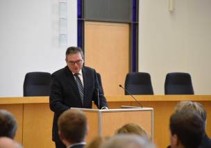 Begrüßungsansprache des Präsidenten des Bayerischen Verfassungsgerichtshofs Peter Küspert Begrüßungsansprache des Präsidenten des Bayerischen Verfassungsgerichtshofs Peter Küspert