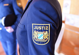 Die neue Dienstkleidung der Bayerischen Justiz © Thomas Reulbach Die neue Dienstkleidung der Bayerischen Justiz © Thomas Reulbach