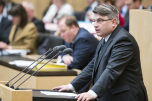 Bayerns Justizminister Prof. Dr. Bausback im Bundesrat © Henning Schacht, Bayerische Staatskanzlei Bayerns Justizminister Prof. Dr. Bausback im Bundesrat © Henning Schacht, Bayerische Staatskanzlei