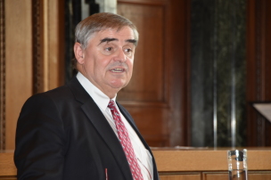 Ministerpräsident des Saarlandes a.D. und Richter des Bundesverfassungsgerichts Peter Müller © Dr. Thomas Schuster Ministerpräsident des Saarlandes a.D. und Richter des Bundesverfassungsgerichts Peter Müller © Dr. Thomas Schuster