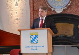 Bayerns Justizminister Prof. Dr. Winfried Bausback © JVB Bayerns Justizminister Prof. Dr. Winfried Bausback © JVB