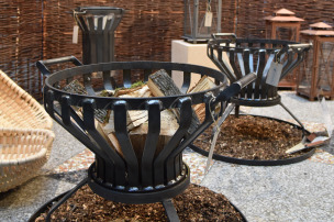 Feuerkorb für den Garten aus Edelstahl aus der JVA Landsberg am Lech Feuerkorb für den Garten aus Edelstahl aus der JVA Landsberg am Lech