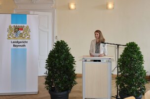 Fabienne van Huet bei ihrem Grußwort