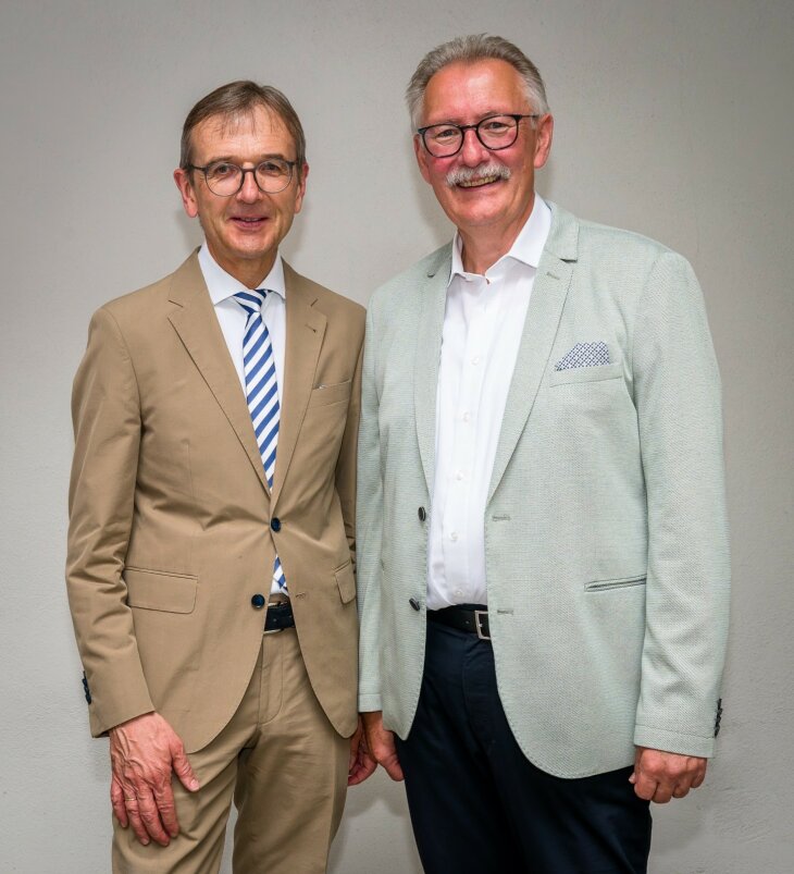 Foto: Winfried Schwarz - Landgerichtspräsident Beß und Geschäftsleiter Hofmann (v.l.n.r.) Foto: Winfried Schwarz - Landgerichtspräsident Beß und Geschäftsleiter Hofmann (v.l.n.r.)