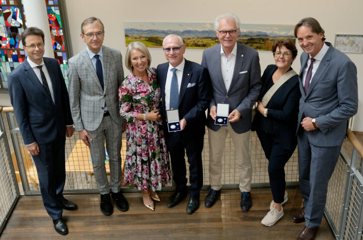 PräsLG Konrad Beß mit VRiLG Dr. Schiller sowie Handelsrichtern Jürgen Steigmüller und Manfred Eberhard