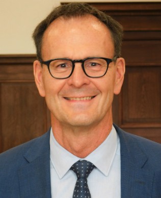 Dr. Köhler