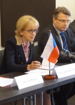 v.l.: Tschechische Justizministerin Válková und Bayerns Justizminister Bausback v.l.: Tschechische Justizministerin Válková und Bayerns Justizminister Bausback