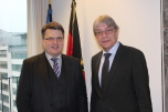 v.l.: Prof. Dr. Winfried Bausback und Botschafter Silberberg