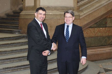 Bayerns Justizminister Bausback empfängt seinen rumänischen Amtskollegen im Münchner Justizpalast 
