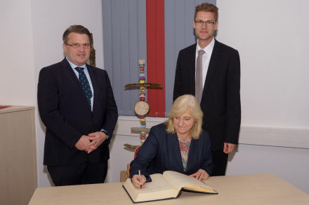 v.l.: Bayerns Justizminister Bausback, Hessens Justizministerin Eva Kühne-Hörmann, MdL Hartmut Honka