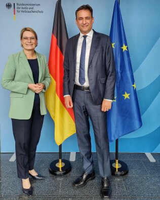 Bild von Bundesjustizministerin Dr. Stefanie Hubig und Bayerischer Justizminister Georg Eisenreich Bild von Bundesjustizministerin Dr. Stefanie Hubig und Bayerischer Justizminister Georg Eisenreich