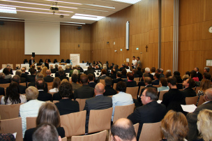 Neuer Hochsicherheitsgerichtssaal auf dem Gelände der Justizvollzugsanstalt München-Stadelheim Neuer Hochsicherheitsgerichtssaal auf dem Gelände der Justizvollzugsanstalt München-Stadelheim