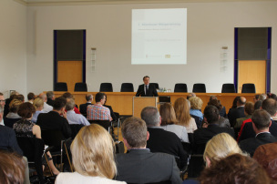 Bayerns Justizminister Prof. Dr. Winfried Bausback Bayerns Justizminister Prof. Dr. Winfried Bausback