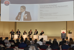 Podiumsdiskussion zum Thema Podiumsdiskussion zum Thema "Vorsorgende Rechtspflege"