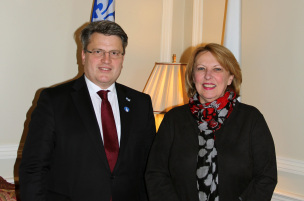v.l.: Bayerns Justizminister Prof. Dr. Winfried Bausback, Christine St-Pierre, Ministerin für Internationale Beziehungen und der Frankophonie v.l.: Bayerns Justizminister Prof. Dr. Winfried Bausback, Christine St-Pierre, Ministerin für Internationale Beziehungen und der Frankophonie