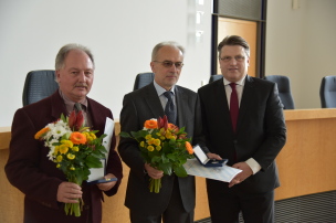 v.l.: Helmut Bönisch, Wolfgang Miller, Bayerns Justizminister Prof. Dr. Winfried Bausback v.l.: Helmut Bönisch, Wolfgang Miller, Bayerns Justizminister Prof. Dr. Winfried Bausback