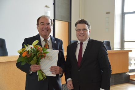 v.l.: Franz-Xaver Erlacher, Bayerns Justizminister Prof. Dr. Winfried Bausback v.l.: Franz-Xaver Erlacher, Bayerns Justizminister Prof. Dr. Winfried Bausback