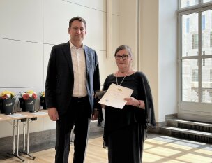 Justizminister Georg Eisenreich mit Katharina Lemle aus Schweitenkirchen 
