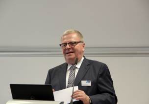 Begrüßung durch Herrn Lückemann, Präsident des OLG Bamberg Begrüßung durch Herrn Lückemann, Präsident des OLG Bamberg