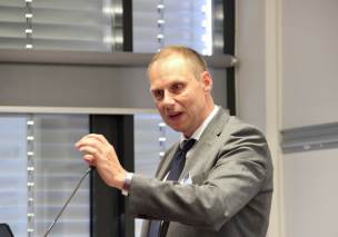 Vortrag von Herrn Kleffel, Präsident des Landesamts für Sicherheit in der Informationstechnik Vortrag von Herrn Kleffel, Präsident des Landesamts für Sicherheit in der Informationstechnik