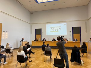 Pressekonferenz im Justizpalast in München zum Startschuss für Online-Meldeverfahren für Online-Straftaten.